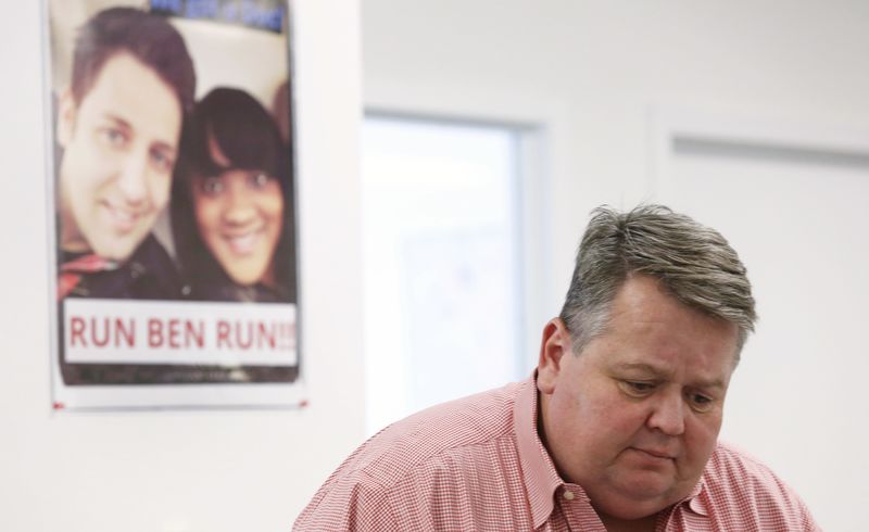 © Reuters. Barry Bennett works at the Republican presidential candidate Ben Carson's headquarters in this file photo