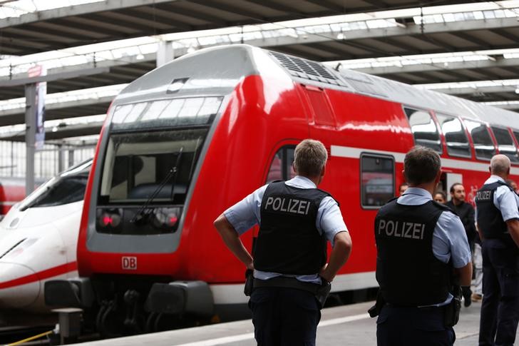 © Reuters. الشرطة تخلي محطتي قطارات في ميونيخ بعد معلومات عن مخطط لتنفيذ هجوم