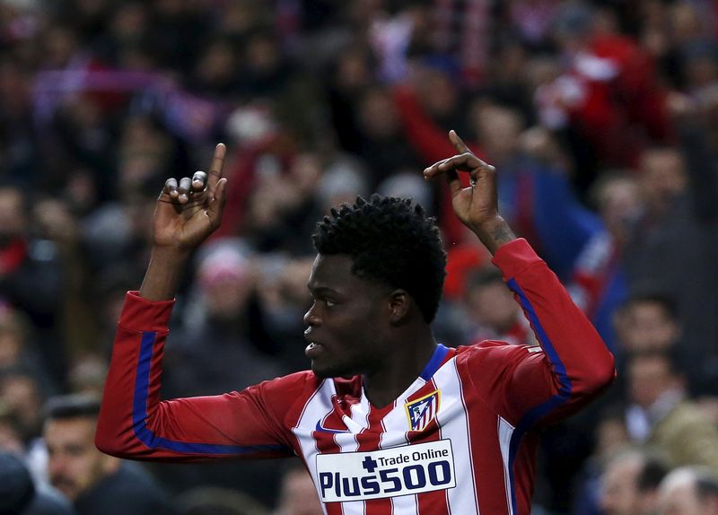 © Reuters.  Thomas Teye Partey del Atlético de Madrid celebra su gol durante un partido contra el Levante en la capital española