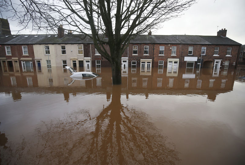 © Reuters. The city centre in seen under flood waters in Carlisle, north west England