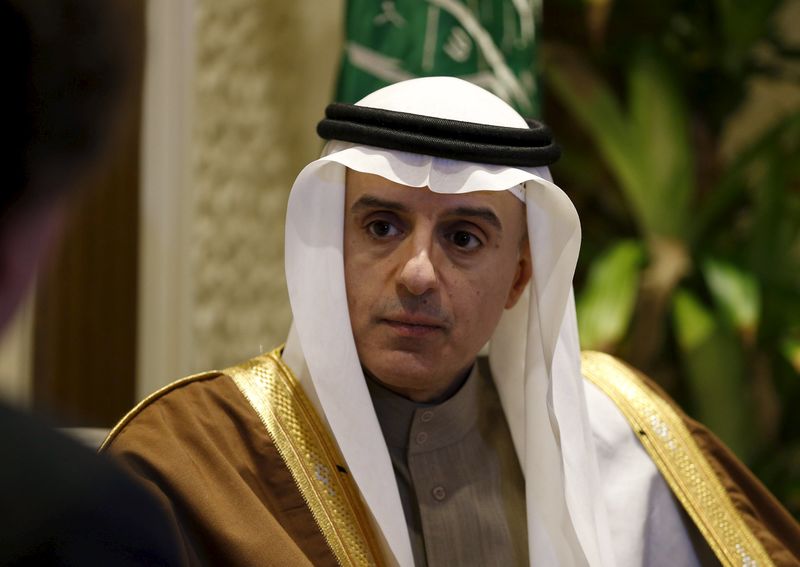 © Reuters. Saudi Arabia's Foreign Minister Adel al-Jubeir attends an interview with Reuters, in Riyadh 