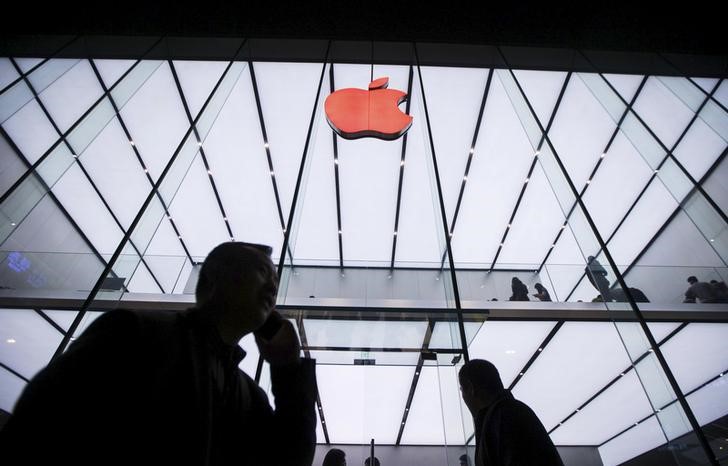 © Reuters. Apple vende más de 1.100 mln dlrs en aplicaciones en Navidades