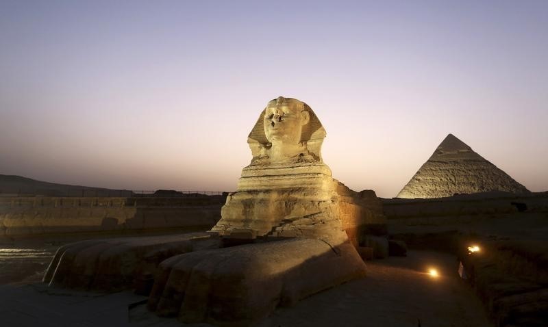 © Reuters. Ataque sin víctimas contra un autobús de turistas en un hotel de El Cairo