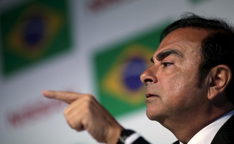 © Reuters. Ghosn, CEO of the Renault-Nissan Alliance attends a news conference in Rio de Janeiro