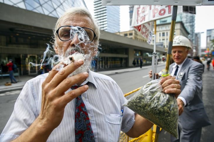 © Reuters. Nueva York abre los primeros dispensadores de marihuana médica