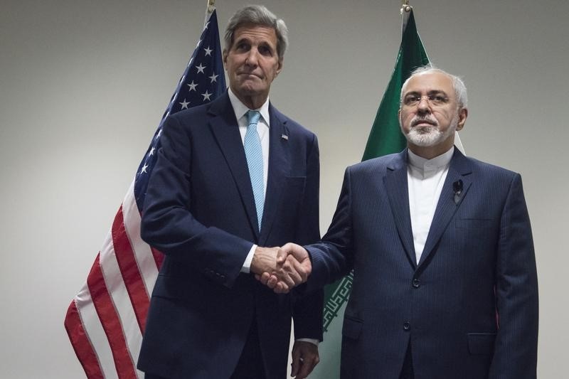 © Reuters. United States Secretary of State John Kerry meets with Mohammad Javad Zarif,  Minister of Foreign Affairs of Iran, at the United Nations in New York