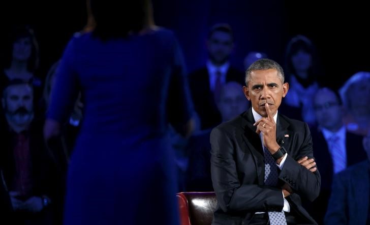 © Reuters. Obama takes part in a live town hall on reducing gun violence on CNN in Virginia