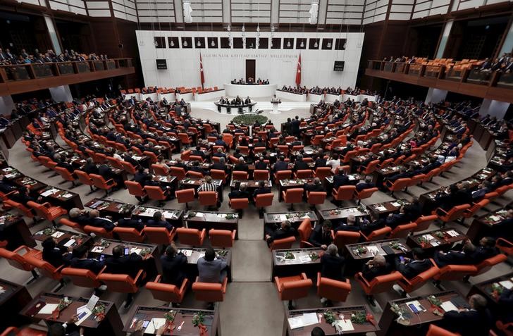 © Reuters. رئيس البرلمان التركي يأمل في مشاركة المعارضة الكردية في لجنة وضع الدستور