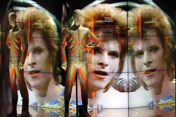 © Reuters. David Bowie saca nuevo álbum en su 69º cumpleaños