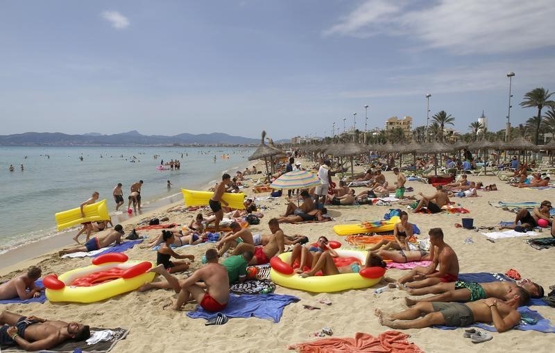 © Reuters. El Gobierno balear aprueba un nuevo impuesto de turismo sostenible 