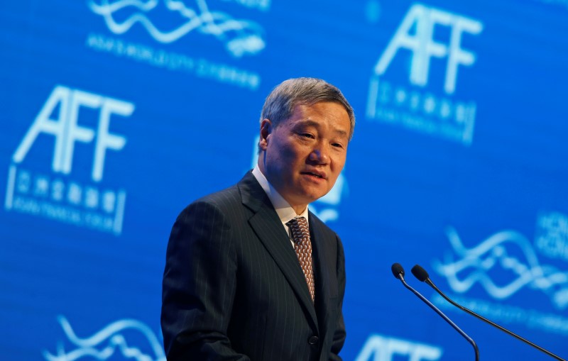 © Reuters. Xiao addresses the Asian Financial Forum in Hong Kong
