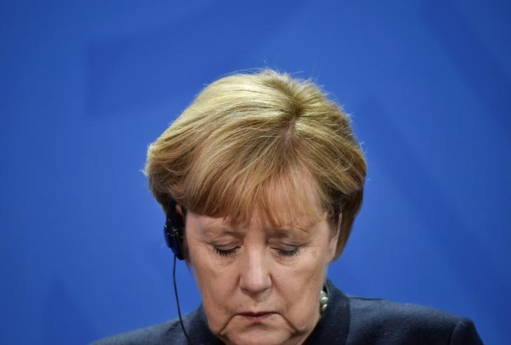 © Reuters. متحدث: المستشارة الألمانية تتواصل مع الرئيس الروسي بشأن أوكرانيا وسوريا