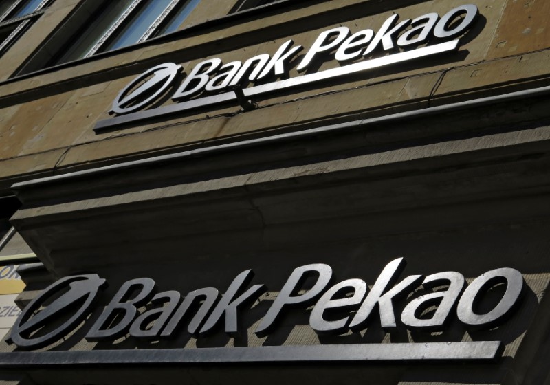 © Reuters. UniCredit's Polish unit Bank Pekao logo is seen on their branch in Warsaw