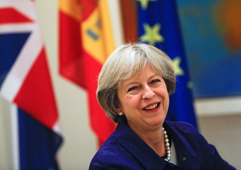 © Reuters. رئيسة وزراء بريطانيا تزور الهند لتعزيز التجارة بين الجانبين