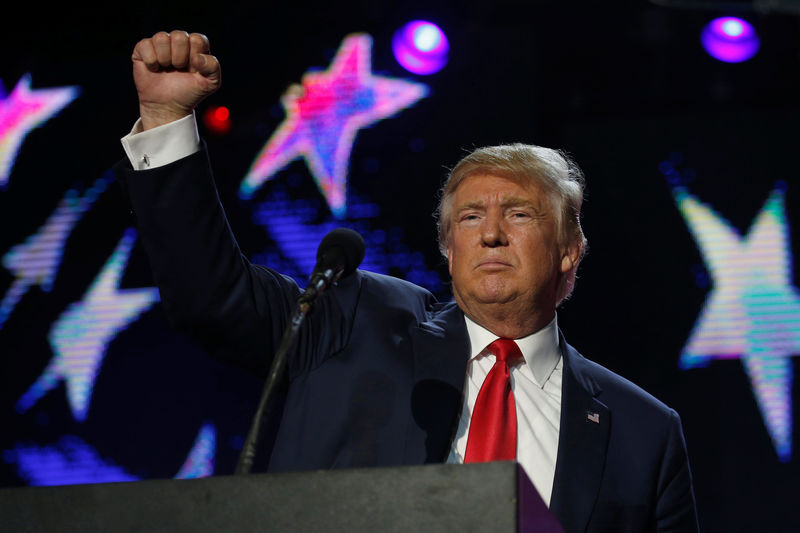 © Reuters. Trump speaks at a charity event in Edison, New Jersey