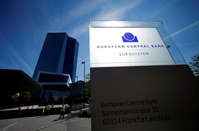 © Reuters. BCE insta a desalentar el uso del dinero virtual por temor a perder control