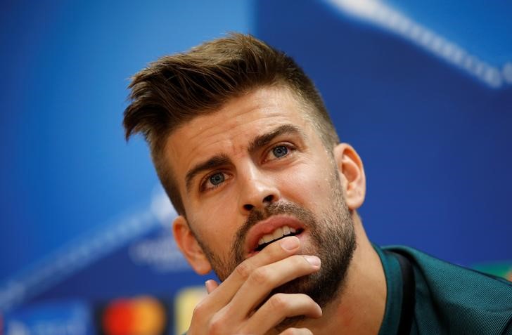 © Reuters. Guardiola nos hizo entender el fútbol de manera diferente, dice Piqué