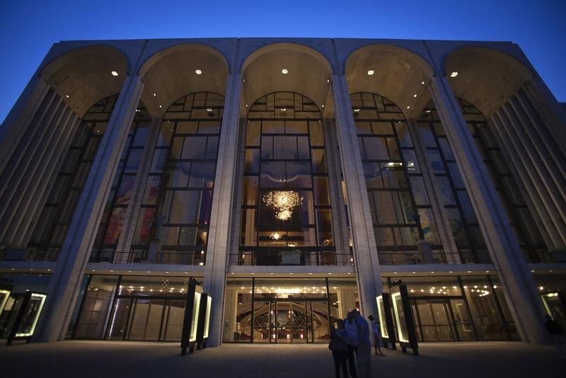 © Reuters. La Ópera de Nueva York cancela una función por polvo lanzado a la orquesta