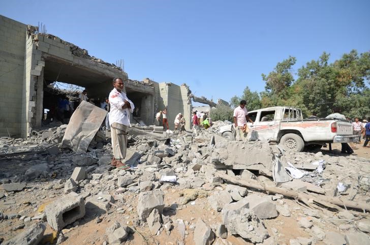 © Reuters. الحرب تدفع اليمن صوب التقسيم وتحبط جهود إحلال السلام