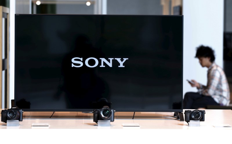 © Reuters. Sony Corp's logo is seen on its television set at the company headquarters in Tokyo