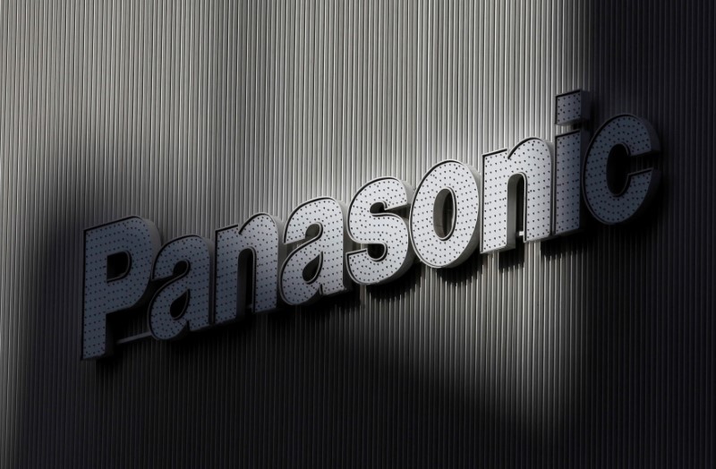 © Reuters. Panasonic's logo is seen on a wall of an electronic shop in Tokyo