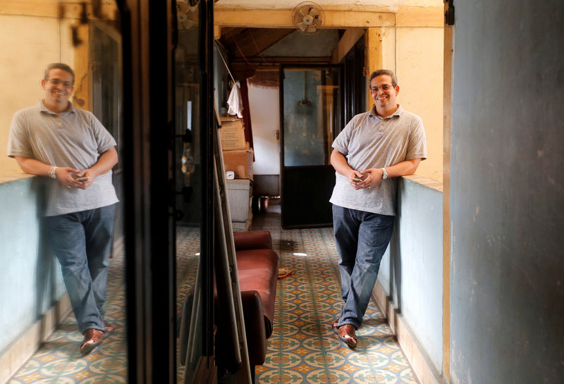 © Reuters. Kaizad Todywalla, a Parsi businessman, poses at his ancestral property after speaking with Reuters in Mumbai