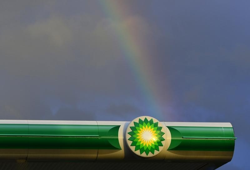 © Reuters. BP supera previsiones con beneficio trimestral; recorta de nuevo el gasto