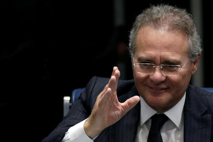 © Reuters. Presidente do Senado, Renan Calheiros, durante sessão da Casa, em Brasília