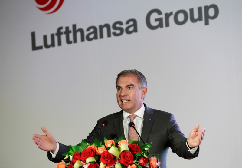 Lufthansa CEO says no Italy investment plans, focusing on Air Berlin deal