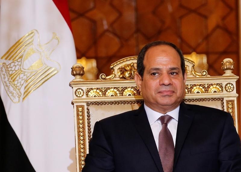 © Reuters. مصر تأخذ قرارات غير مسبوقة لتشجيع الاستثمار وإنعاش اقتصادها الواهن