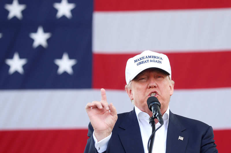 © Reuters. Republican presidential nominee Donald Trump holds a campaign event in Miami