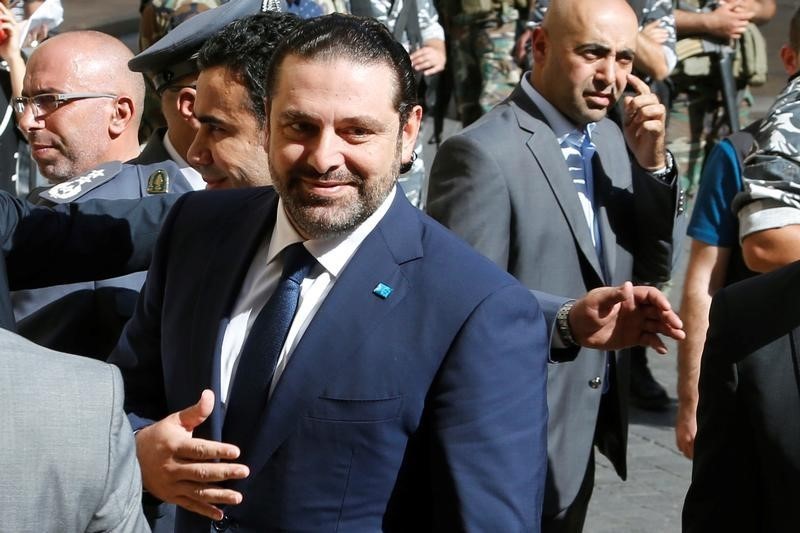 © Reuters. الحريري يستعد لتسميته رئيسا للحكومة بدون دعم حزب الله