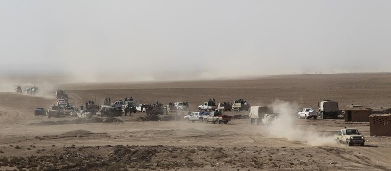 © Reuters. قائد أكبر فصيل شيعي: سنقطع طريق الإمداد الغربي لمدينة الموصل الخميس