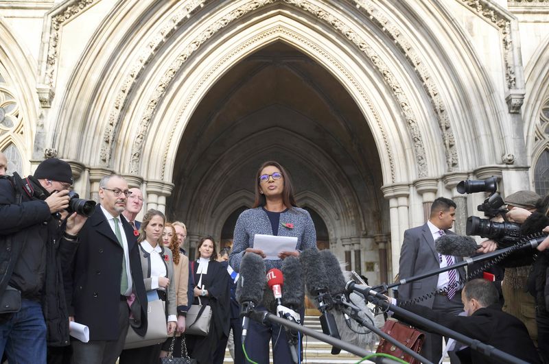 © Reuters. Gina Miller speaks outside the High Court following its ruling on a challenge to the British government's right to start divorce proceedings from the European Union, in central London