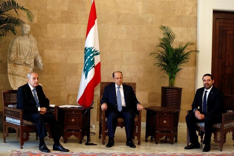 © Reuters. رئيس لبنان يكلف سعد الحريري بتشكيل الحكومة الجديدة