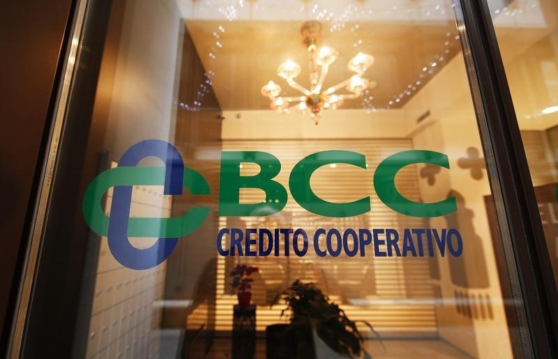 © Reuters. The logo of BCC Credito Cooperativo banck is seen in Venice