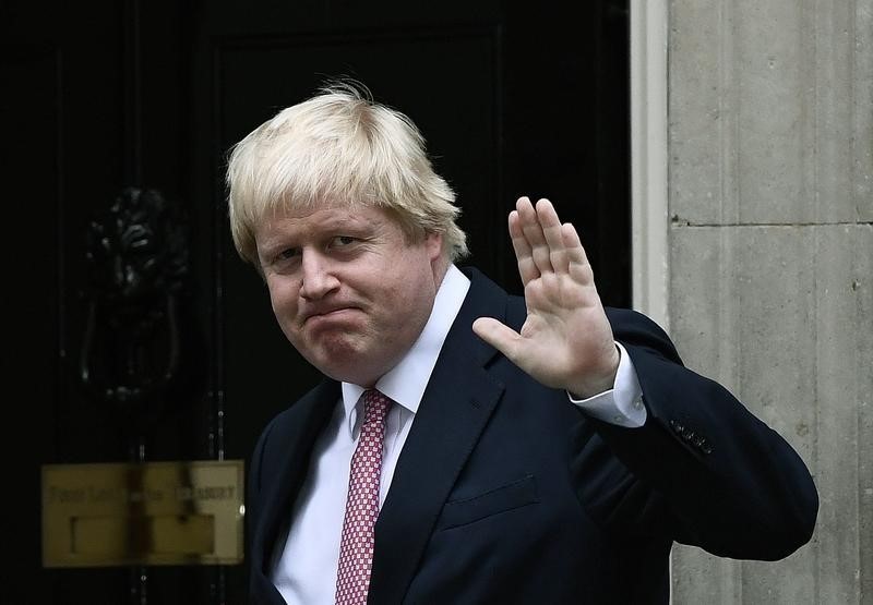 © Reuters. وزير خارجية بريطانيا يتعثر متجددا بسبب "تيتانيك"
