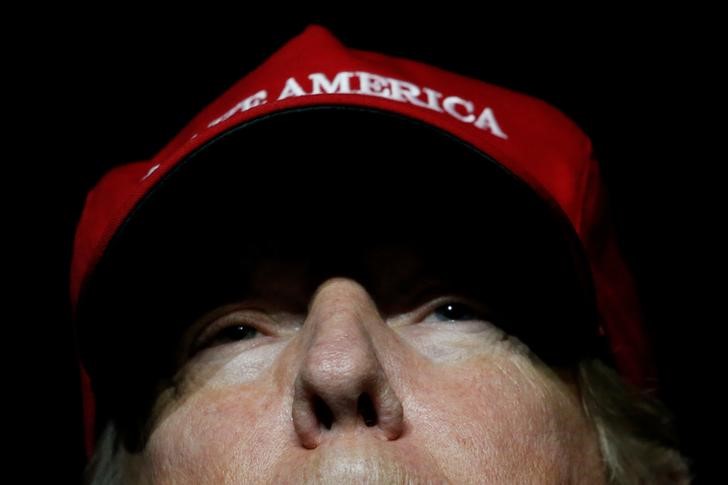 © Reuters. El Ibex rebota ante la menor incertidumbre por las elecciones en EEUU