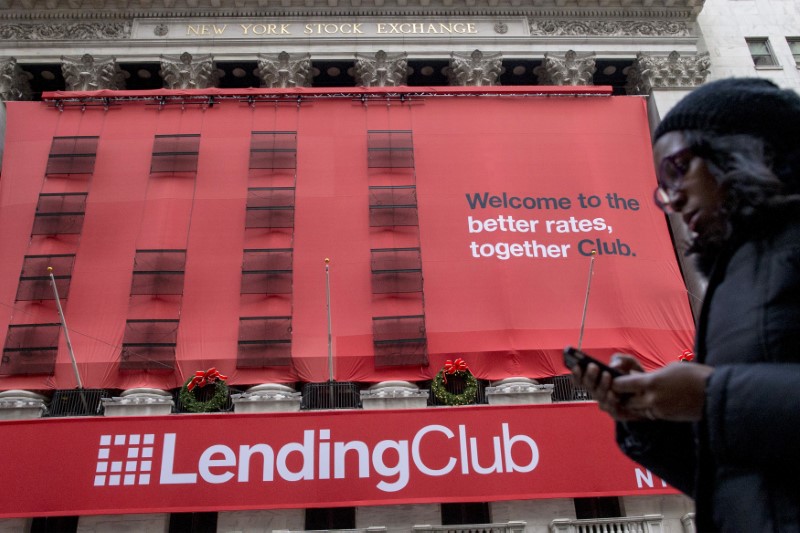 © Reuters. Lending Club banner hangs on the facade of the the New York Stock Exchange