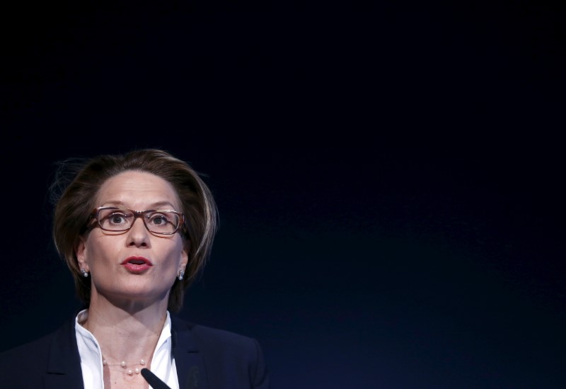 © Reuters. SNB Governing Board member Maechler talks to the media during a news conference in Bern