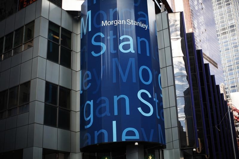 © Reuters. The corporate logo of financial firm Morgan Stanley is pictured on company's world headquarters in the Manhattan borough of New York City