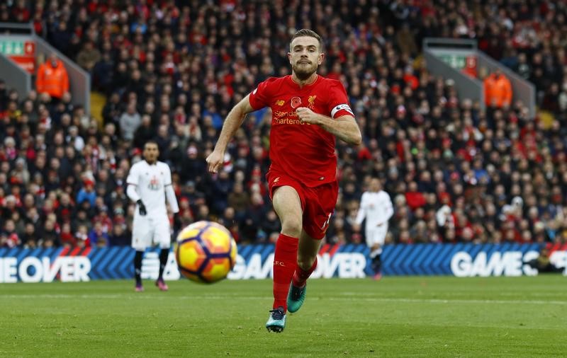 © Reuters. Liverpool's Jordan Henderson in action