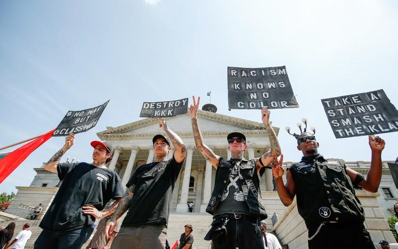 © Reuters. خطاب الكراهية يتسلل إلى الحياة العامة في أمريكا