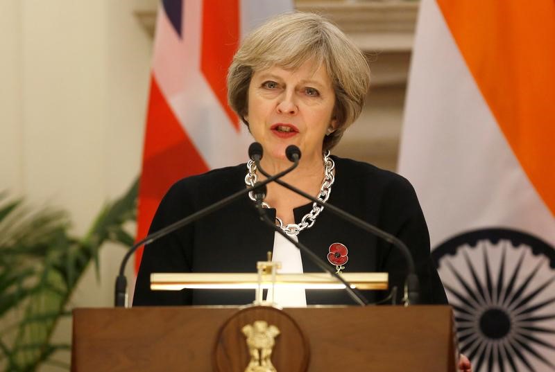 © Reuters. Premiê britânica, Theresa May, em Nova Délhi