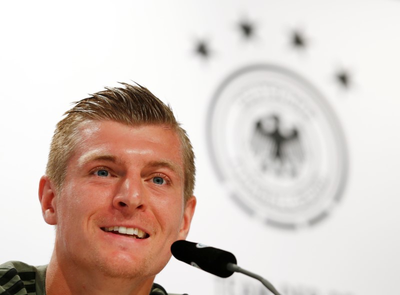 © Reuters. كروس لاعب وسط ألمانيا يغيب عن مواجهة سان مارينو في تصفيات كأس العالم