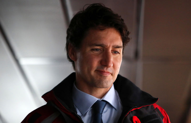 © Reuters. Canada's Prime Minister Justin Trudeau tours the CCGS WIlfrid Laurier during a boat tour of Burrard Inlet near Vancouver,