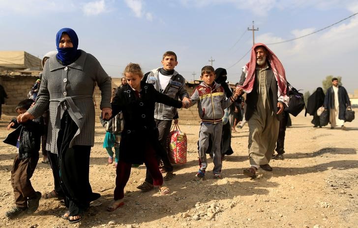 © Reuters. الحصار والاستهداف.. ثمن يدفعه الهاربون من براثن الدولة الإسلامية في الموصل