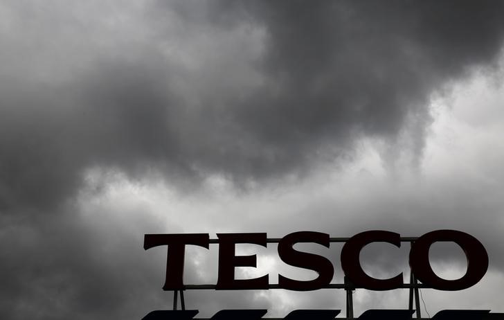 © Reuters. File photo of clouds over a Tesco Extra store in London