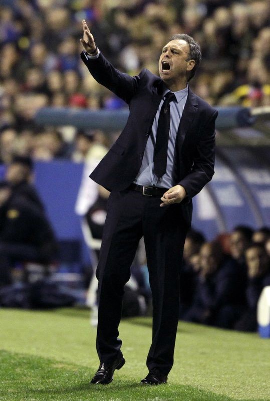 © Reuters. Joaquín Caparrós, nuevo entrenador del Osasuna