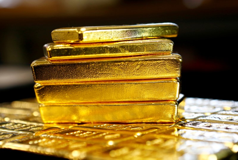 © Reuters. Gold bars are seen at the Austrian Gold and Silver Separating Plant 'Oegussa' in Vienna